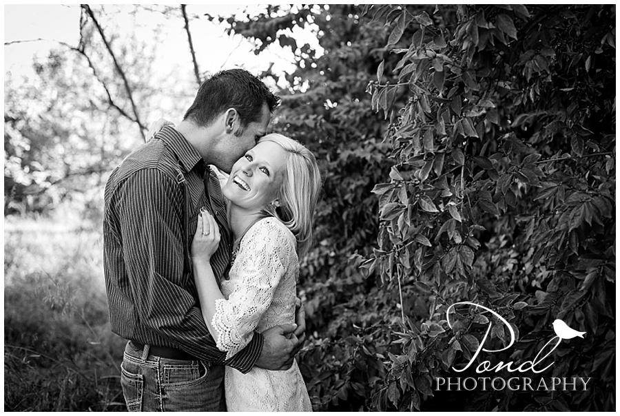 WatkinsMill_KearnyMO_engagement_Chad_Lauren_0003